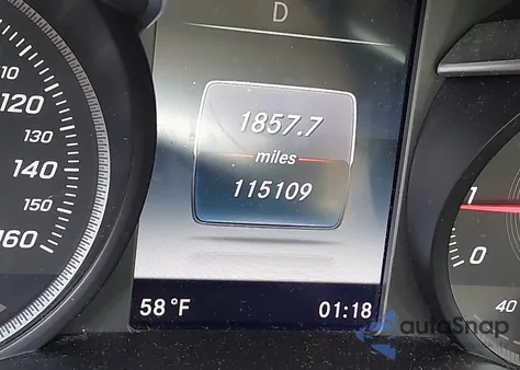 2016 Mercedes-Benz C 300 z USA, uszkodzony, nr VIN WDDWF4JB3GR179176